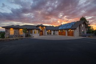 1215 NW Canyon Drive, Redmond, OR 97756