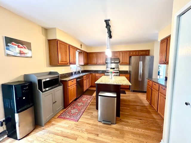 1823 Fieldstone Court, Romeoville, IL 60446