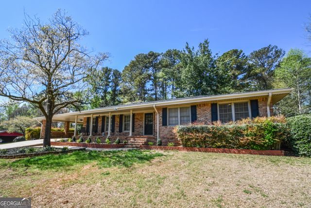 1325 Maple Drive SW, Lilburn, GA 30047