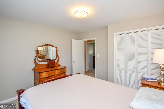 1325 Maple Drive SW, Lilburn, GA 30047