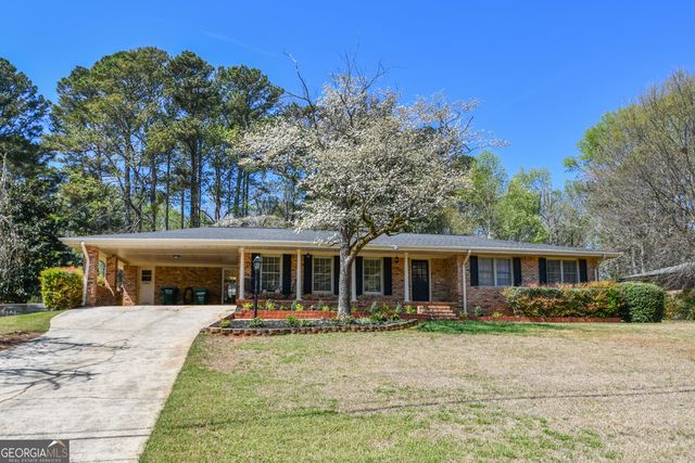 1325 Maple Drive SW, Lilburn, GA 30047