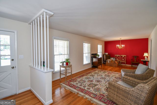 1325 Maple Drive SW, Lilburn, GA 30047