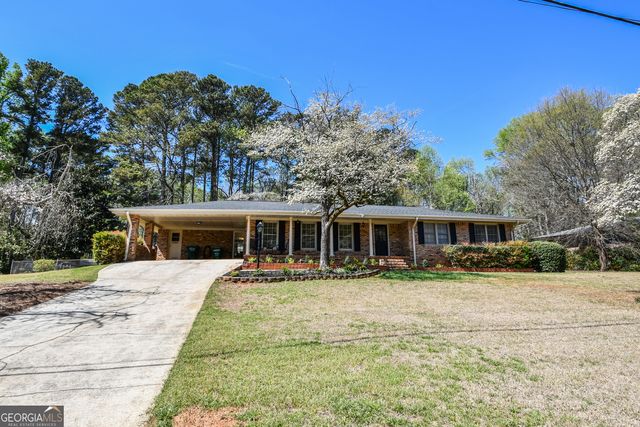 1325 Maple Drive SW, Lilburn, GA 30047