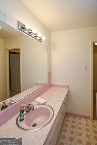 1325 Maple Drive SW, Lilburn, GA 30047