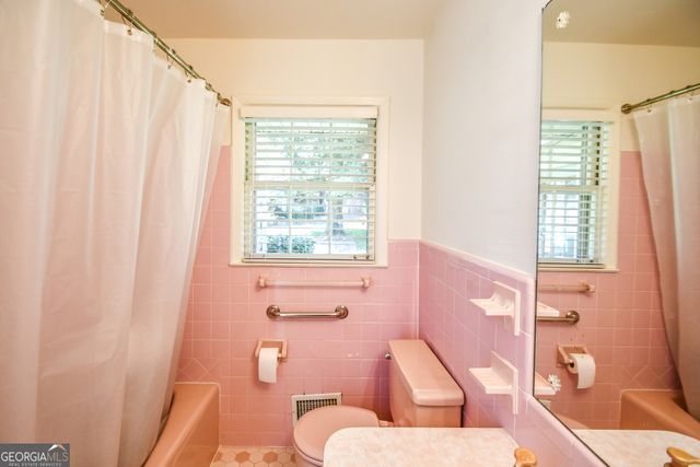 1325 Maple Drive SW, Lilburn, GA 30047