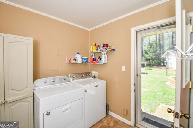 1325 Maple Drive SW, Lilburn, GA 30047