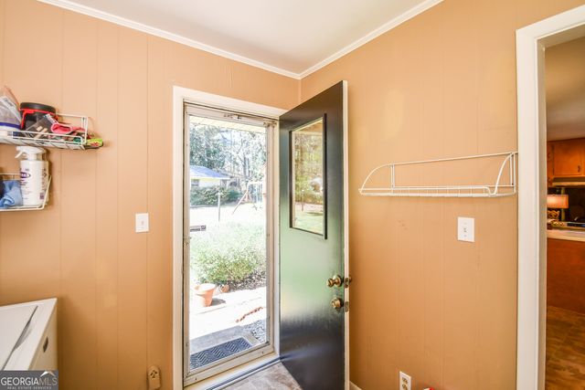 1325 Maple Drive SW, Lilburn, GA 30047