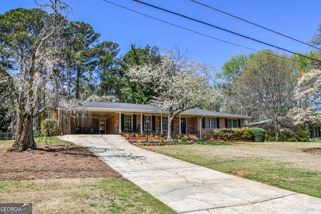 1325 Maple Drive SW, Lilburn, GA 30047