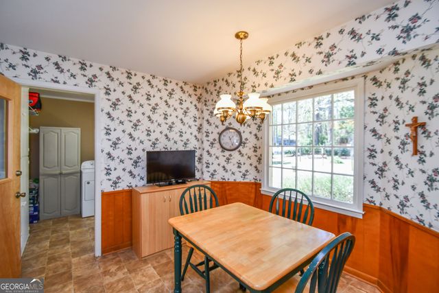 1325 Maple Drive SW, Lilburn, GA 30047