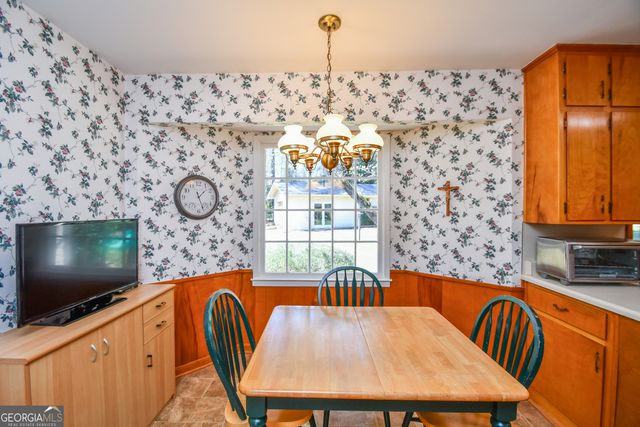 1325 Maple Drive SW, Lilburn, GA 30047