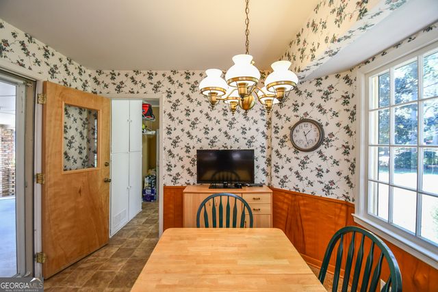 1325 Maple Drive SW, Lilburn, GA 30047