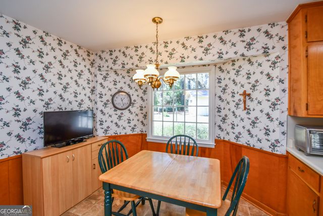 1325 Maple Drive SW, Lilburn, GA 30047