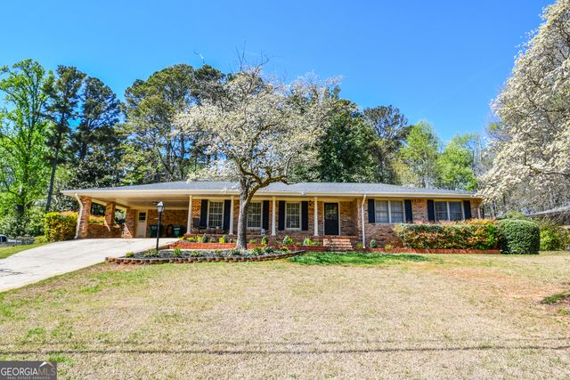 1325 Maple Drive SW, Lilburn, GA 30047