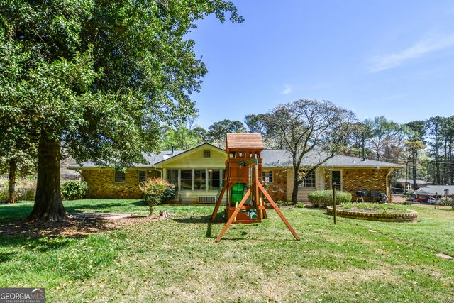 1325 Maple Drive SW, Lilburn, GA 30047