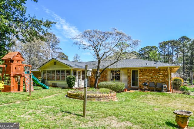 1325 Maple Drive SW, Lilburn, GA 30047