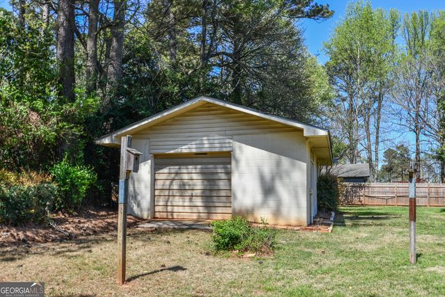 1325 Maple Drive SW, Lilburn, GA 30047