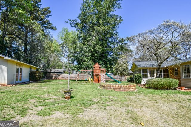 1325 Maple Drive SW, Lilburn, GA 30047