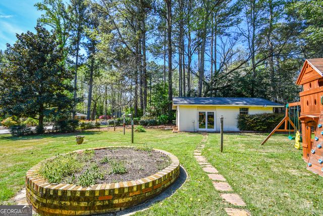 1325 Maple Drive SW, Lilburn, GA 30047