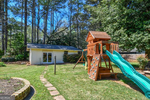 1325 Maple Drive SW, Lilburn, GA 30047