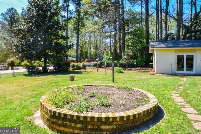 1325 Maple Drive SW, Lilburn, GA 30047