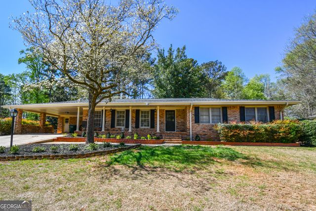 1325 Maple Drive SW, Lilburn, GA 30047