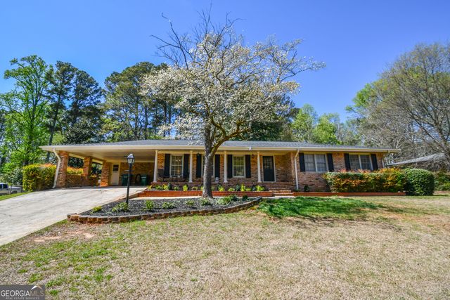 1325 Maple Drive SW, Lilburn, GA 30047