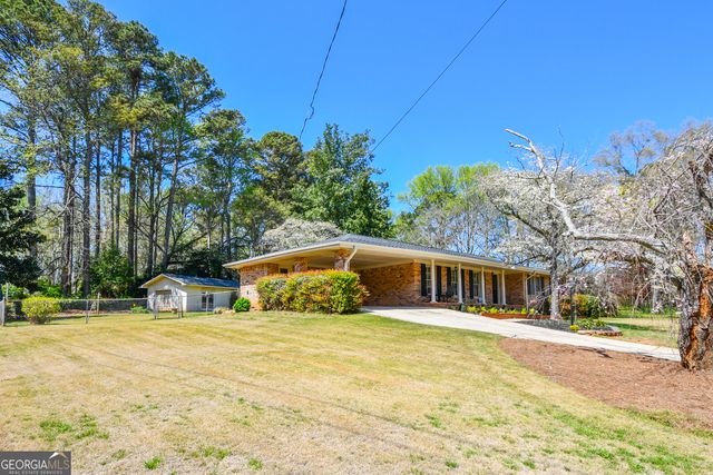 1325 Maple Drive SW, Lilburn, GA 30047