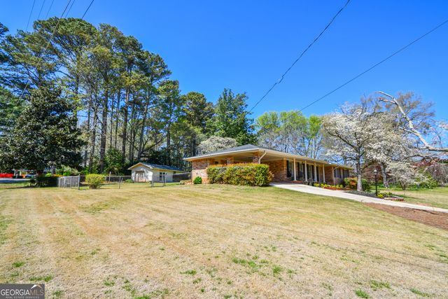 1325 Maple Drive SW, Lilburn, GA 30047