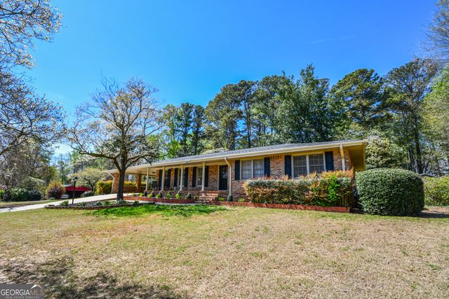 1325 Maple Drive SW, Lilburn, GA 30047