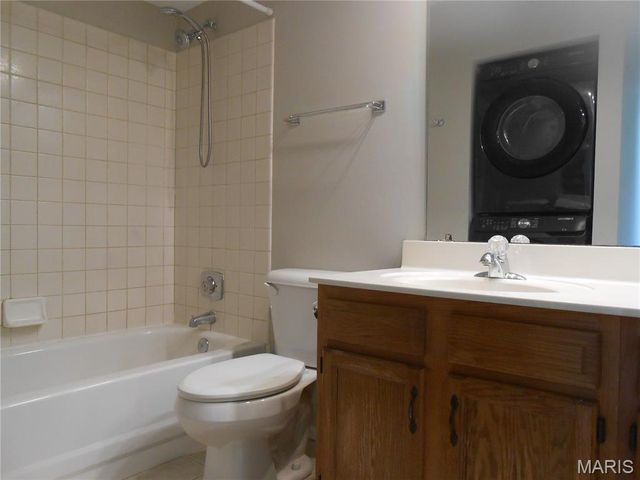 12954 Bryce Canyon Drive E, Maryland Heights, MO 63043