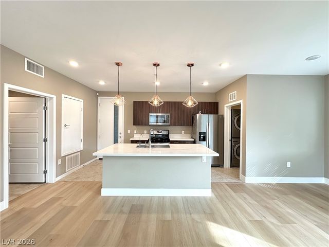 11251 Hidden Peak Avenue 105, Las Vegas, NV 89135