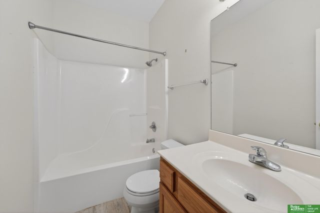 5059 N 154 Street, Omaha, NE 68116