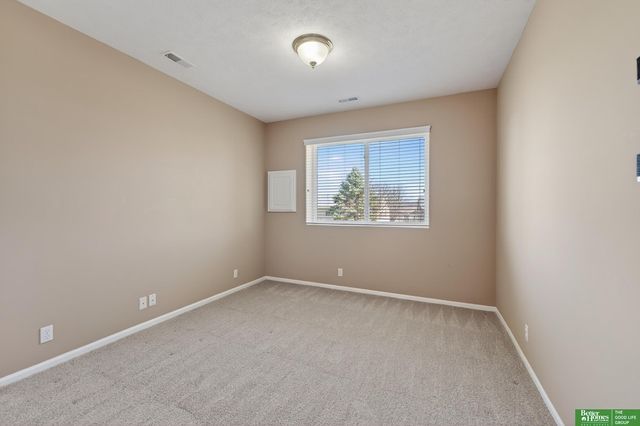 5059 N 154 Street, Omaha, NE 68116