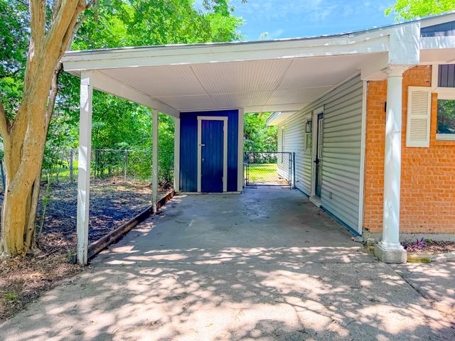 3006 Lynne Avenue, Corsicana, TX 75110