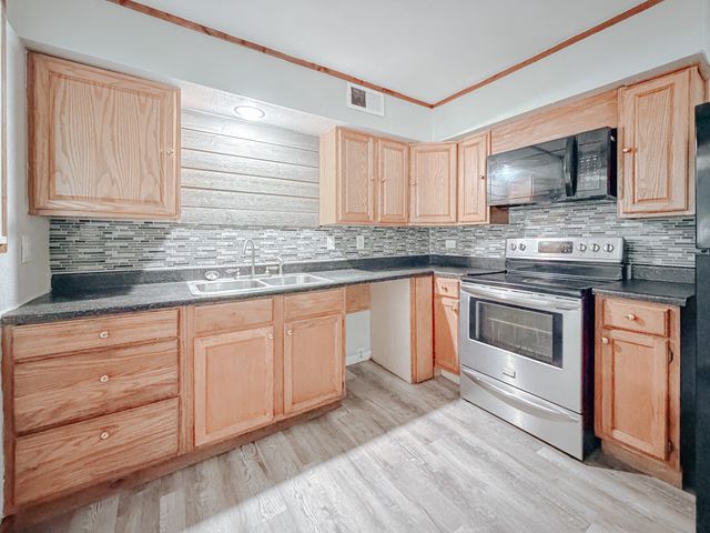 3006 Lynne Avenue, Corsicana, TX 75110