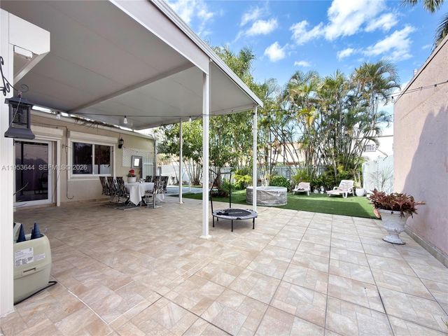 12415 NW 7th Street, Miami, FL 33182