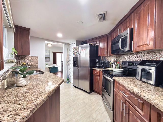 12415 NW 7th Street, Miami, FL 33182