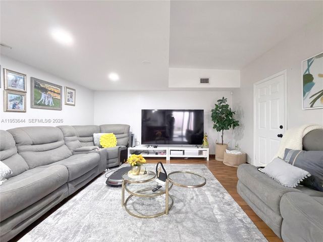 12415 NW 7th Street, Miami, FL 33182