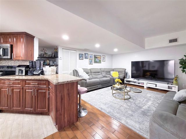 12415 NW 7th Street, Miami, FL 33182