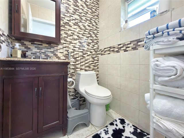 12415 NW 7th Street, Miami, FL 33182