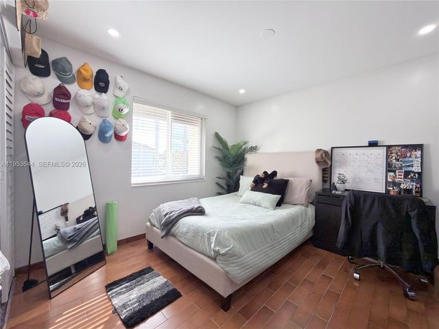 12415 NW 7th Street, Miami, FL 33182