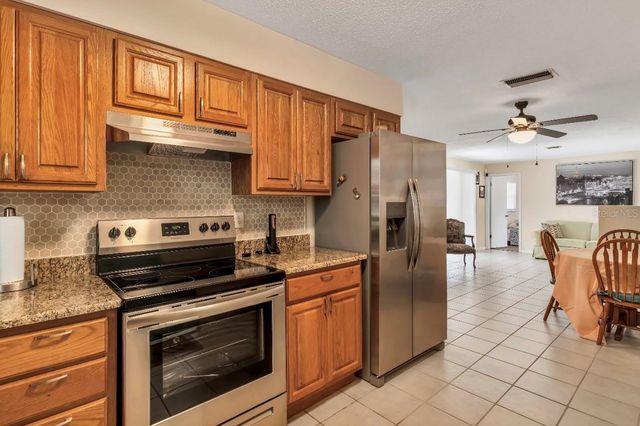1709 NE 28TH PLACE, Ocala, FL 34470