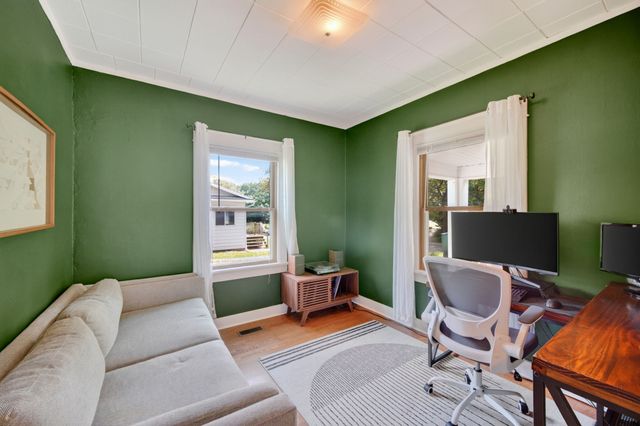 713 Pleasant View Drive, Des Moines, IA 50315
