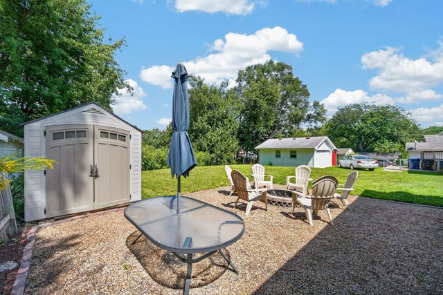 713 Pleasant View Drive, Des Moines, IA 50315