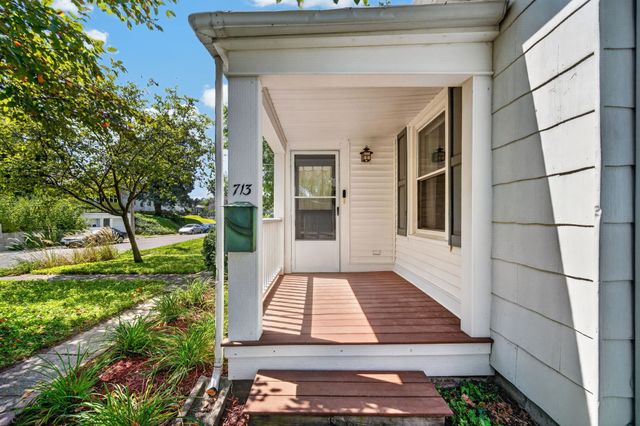 713 Pleasant View Drive, Des Moines, IA 50315