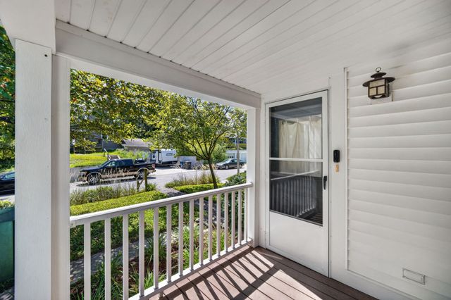 713 Pleasant View Drive, Des Moines, IA 50315