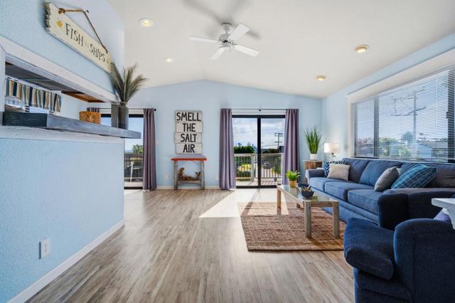 270 Valencia Avenue, El Granada, CA 94018