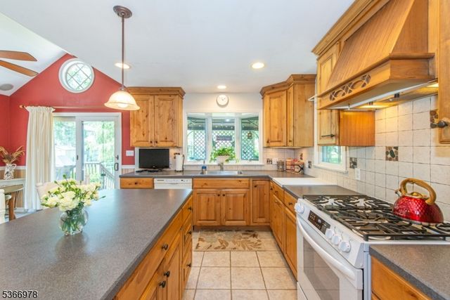 1360 Valley Rd, Long Hill Twp., NJ 07980
