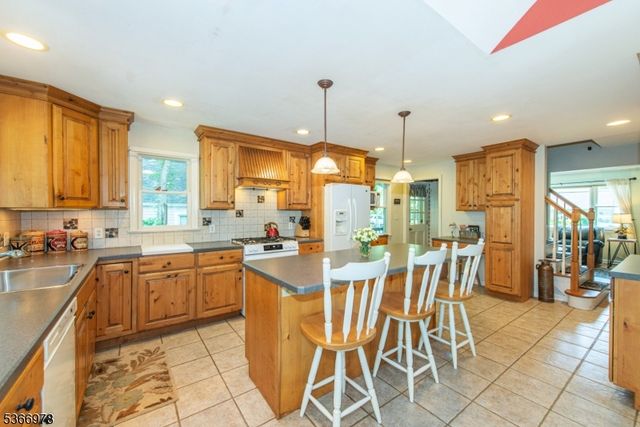 1360 Valley Rd, Long Hill Twp., NJ 07980