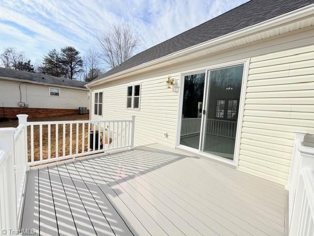 5350 Faylyn Drive, Pfafftown, NC 27040